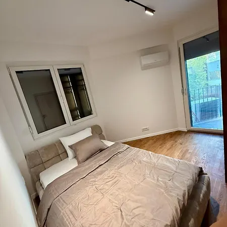 The Sunny Spot - Center *